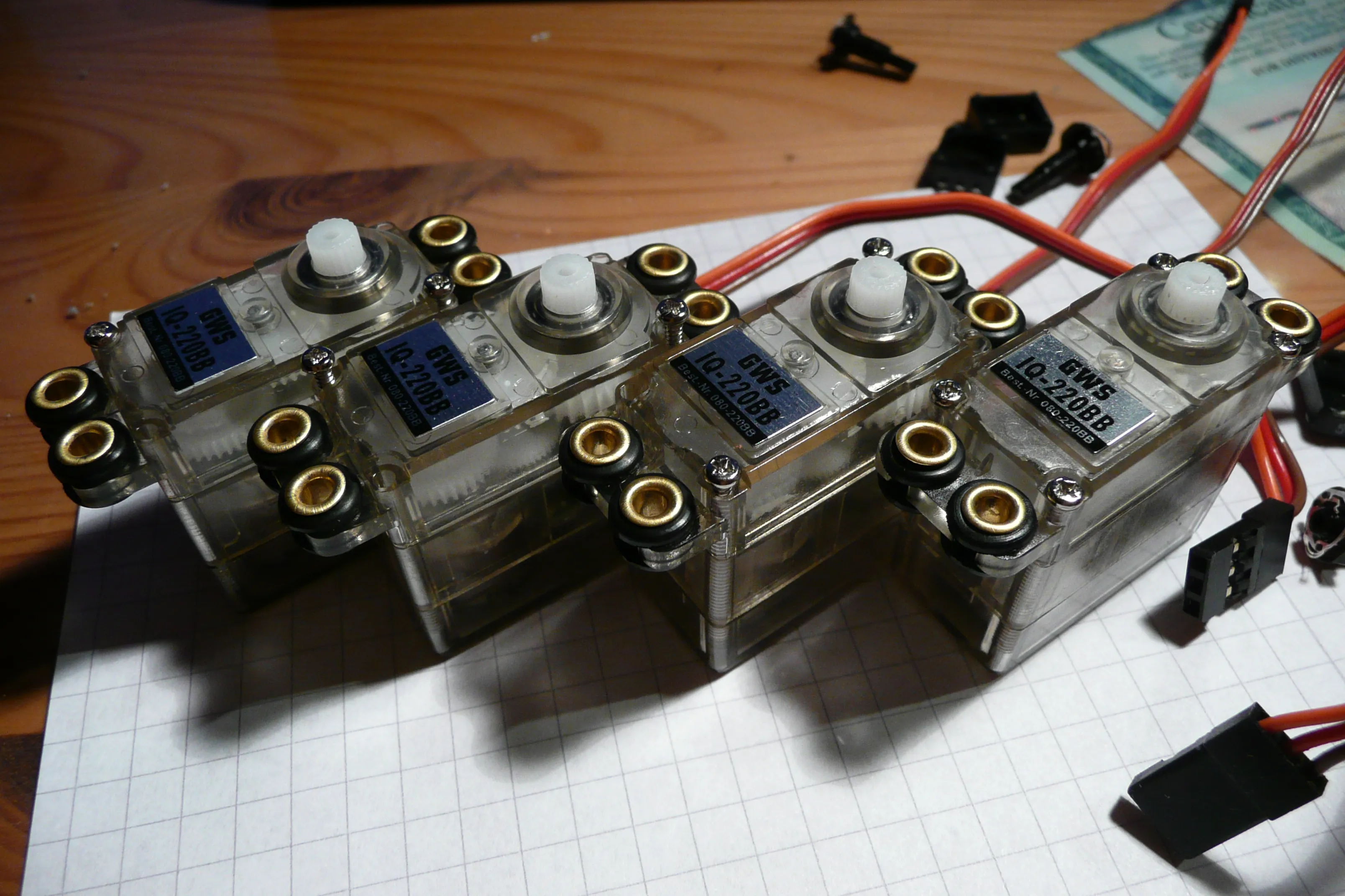 GWS IQ-220BB Servos